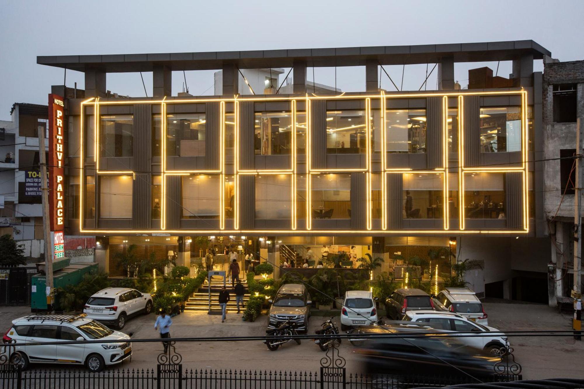 Hotel Prithvi-Raj Near Delhi Airport Nova Deli Exterior foto