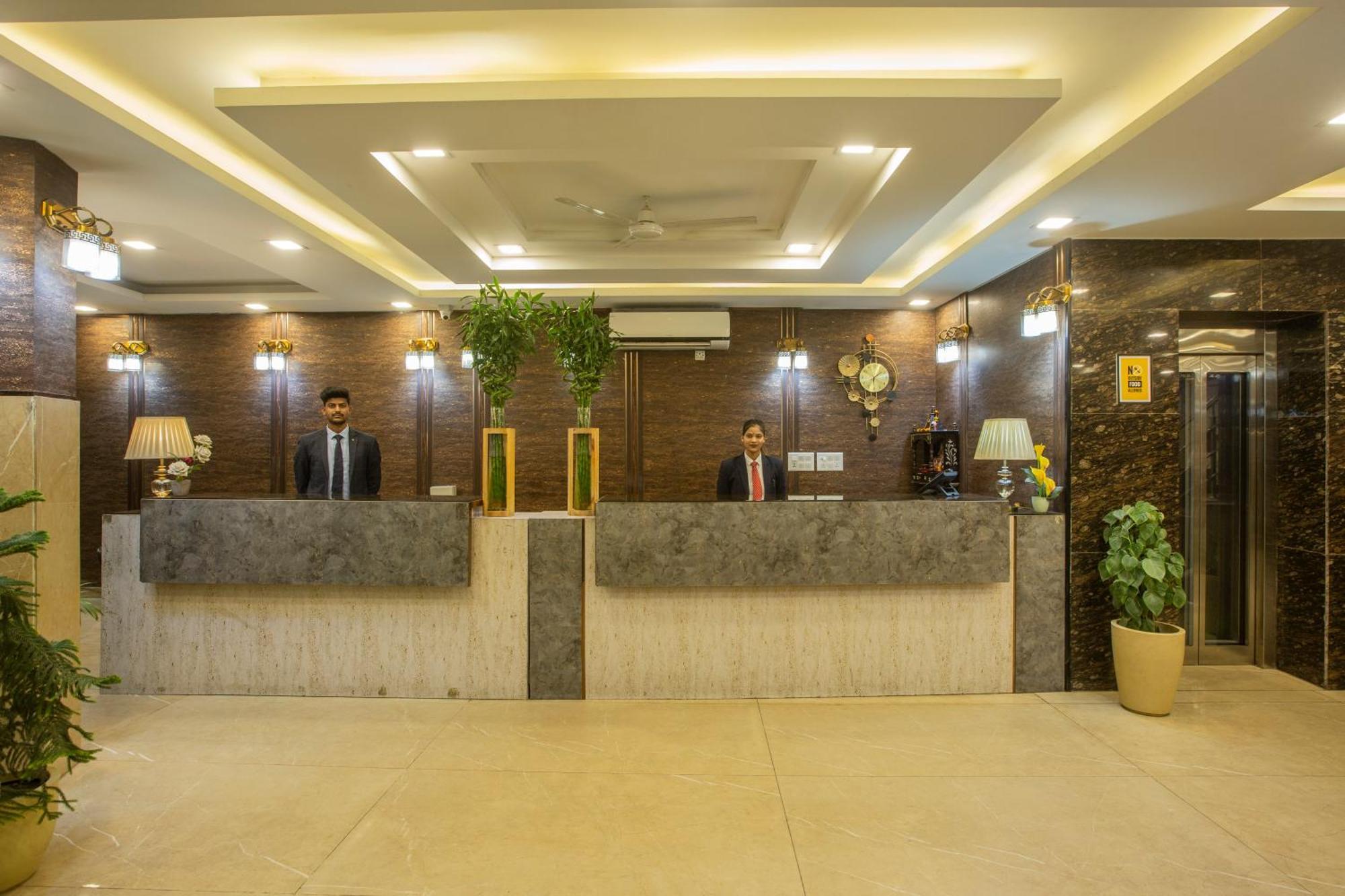 Hotel Prithvi-Raj Near Delhi Airport Nova Deli Exterior foto