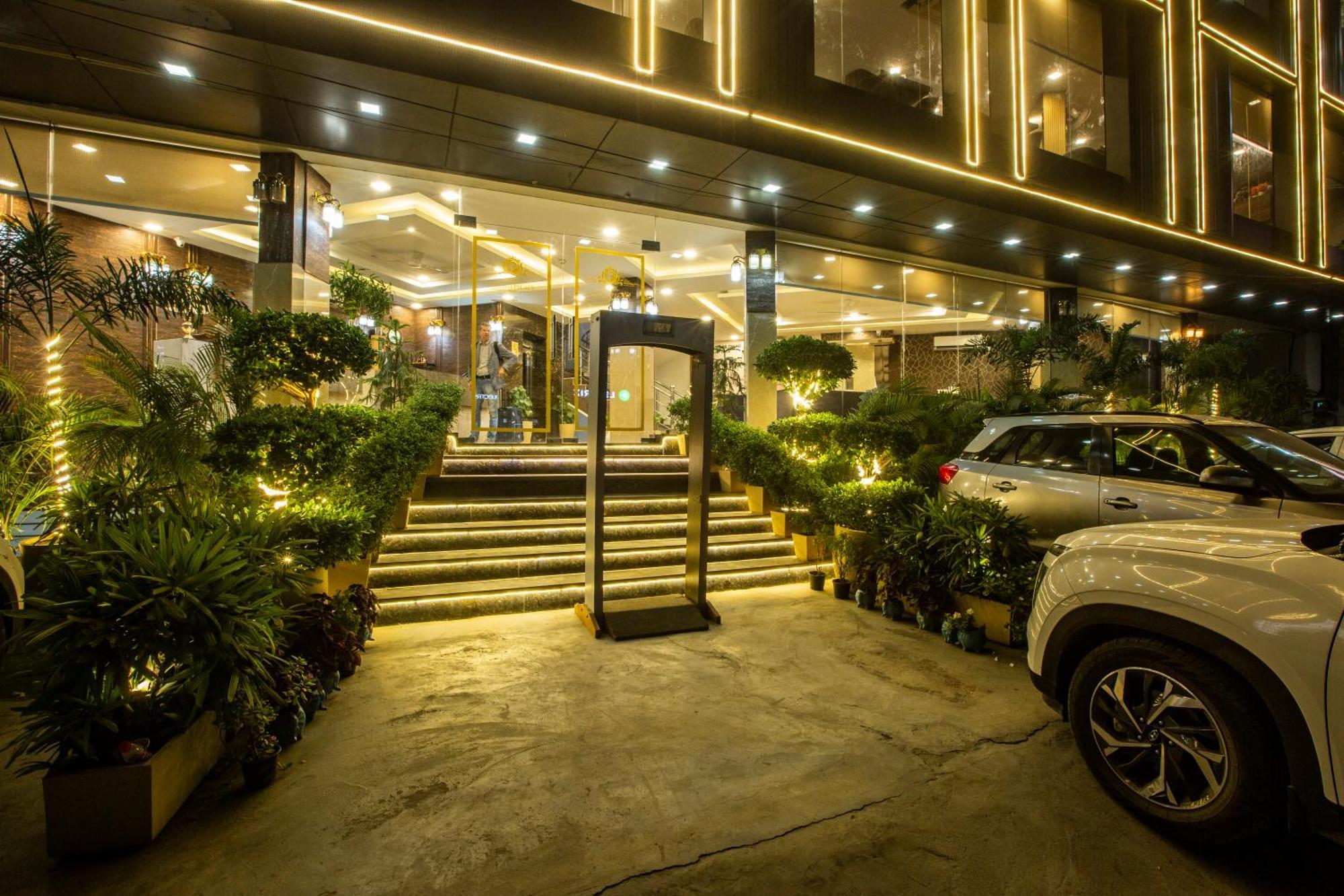 Hotel Prithvi-Raj Near Delhi Airport Nova Deli Exterior foto