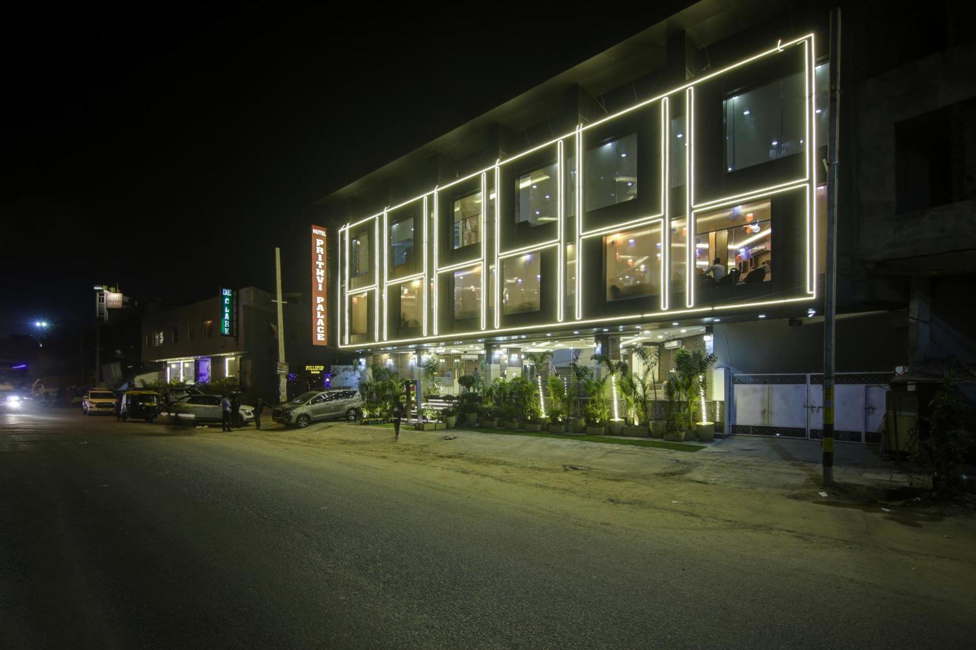 Hotel Prithvi-Raj Near Delhi Airport Nova Deli Exterior foto