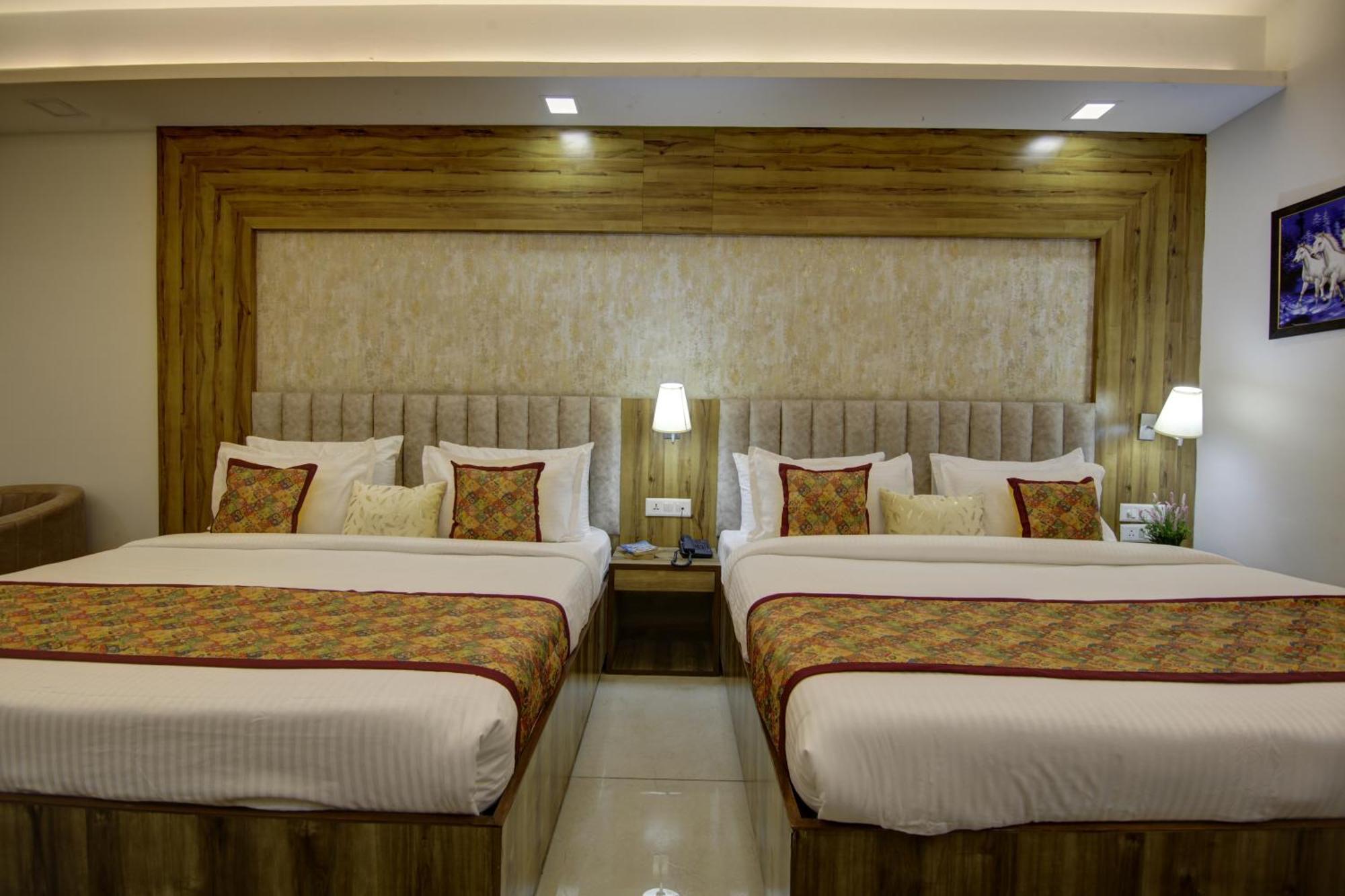 Hotel Prithvi-Raj Near Delhi Airport Nova Deli Exterior foto